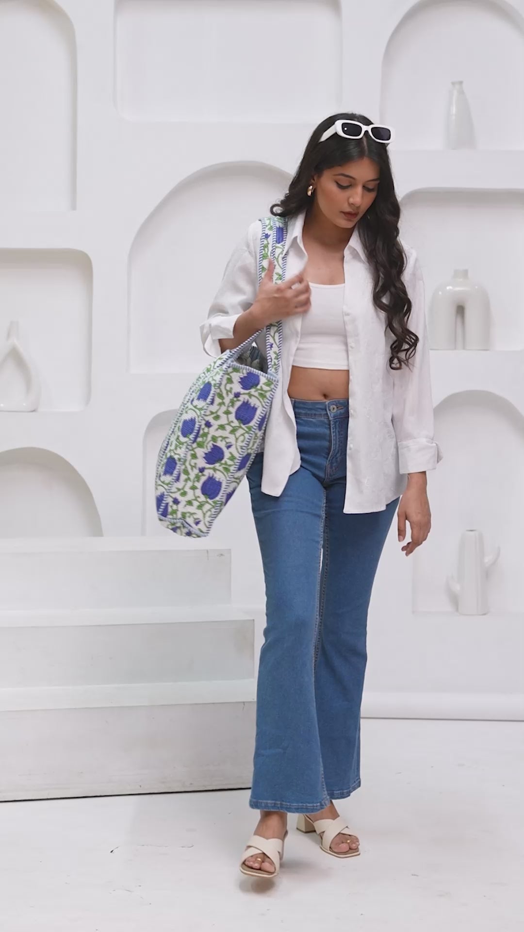 Blue Floral Tote Bag, Trendy Bag, White Background, Flower Pattern, Stylish Handbag